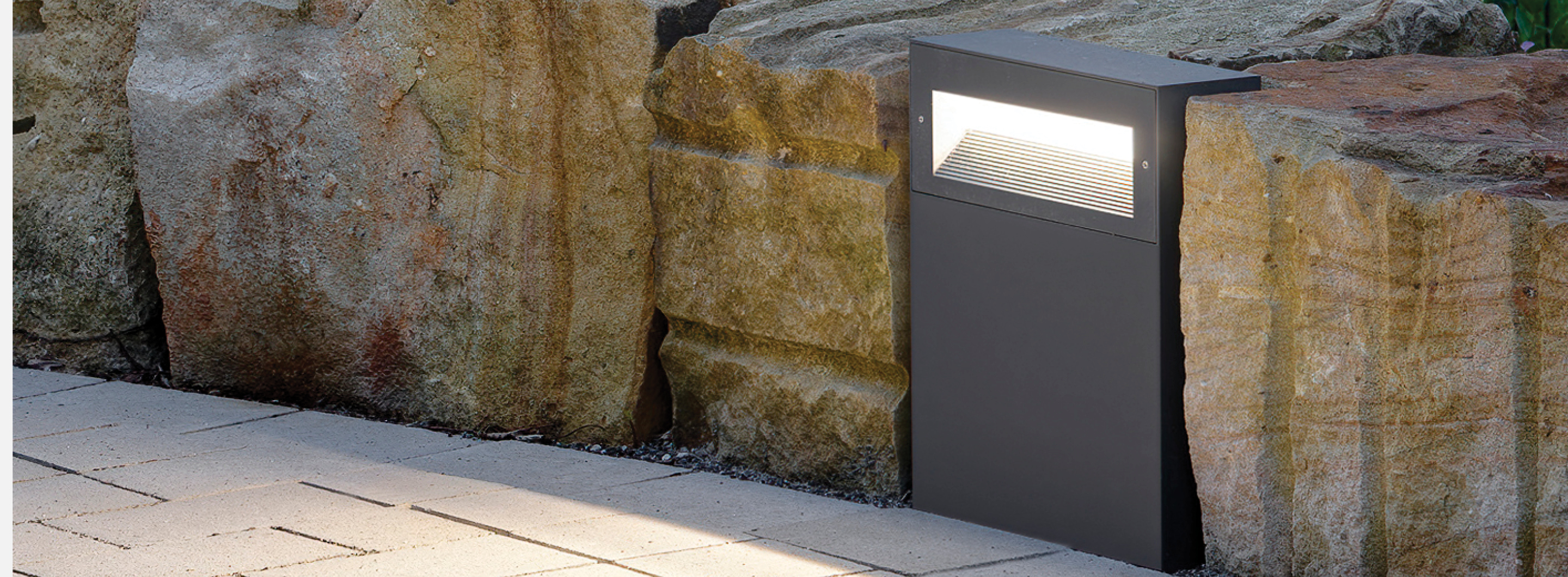 84 671 : Bollard - Directed light | BEGA